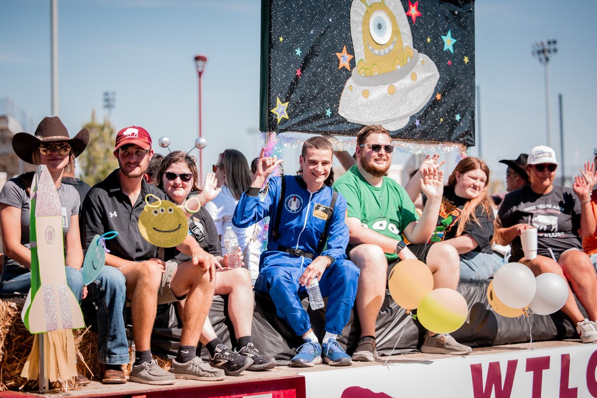 wtamu's tweet image. It’s Homecoming Saturday at WT! 📣 
It’s a full day of Buff spirit-- don't forget to wear your best Wild West fit 🦬💛
📍 Parade: 1 pm, Russell Long Blvd.
✨ Can’t make it to the parade? Watch it LIVE on YouTube: youtube.com/live/dvSkgJihE…