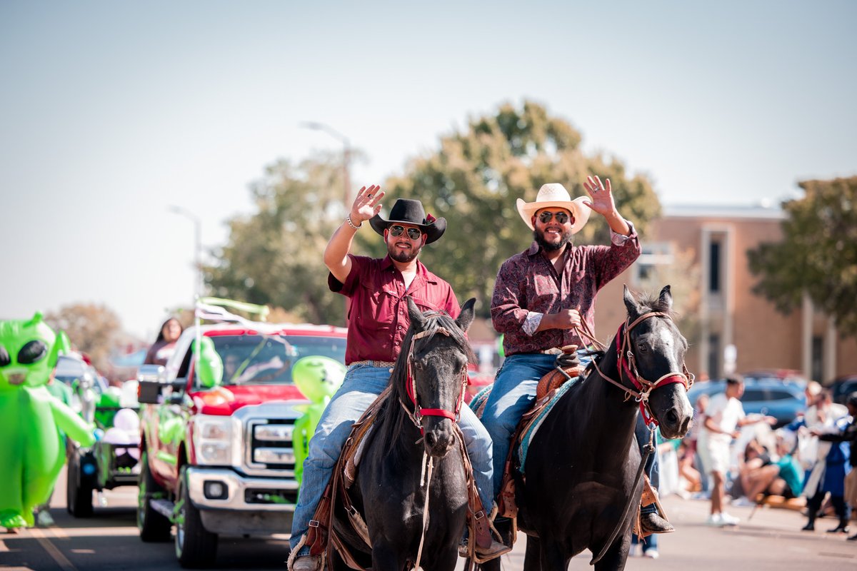 wtamu's tweet image. It’s Homecoming Saturday at WT! 📣 
It’s a full day of Buff spirit-- don't forget to wear your best Wild West fit 🦬💛
📍 Parade: 1 pm, Russell Long Blvd.
✨ Can’t make it to the parade? Watch it LIVE on YouTube: youtube.com/live/dvSkgJihE…