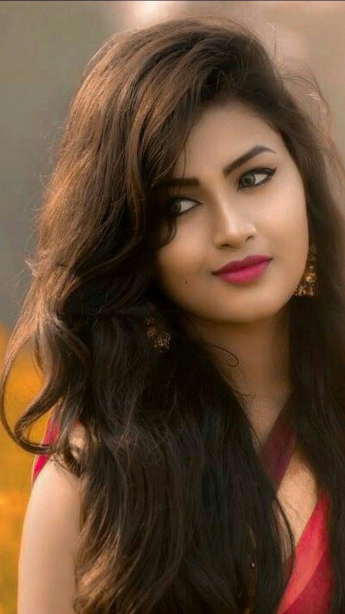 बहुत थकचुके हैं चाहो तो
प्रिय एकप्याला जहर देदो 
आंखों के आंसू सूख चुके
दे सको तो अपनापहर देदो
मुद्दत होगये एक परछाई
सम्मुख मेरे नजर आई है
प्रेमपाश में बंधने की अब
जोरआजमाइश उभर आई है
प्रेम करले या दुत्कार दे
मेरेमन को आजाद करदे
चिंगारी अंदर की तीब्र हुई
बर्बाद करदे या आबाद करदे