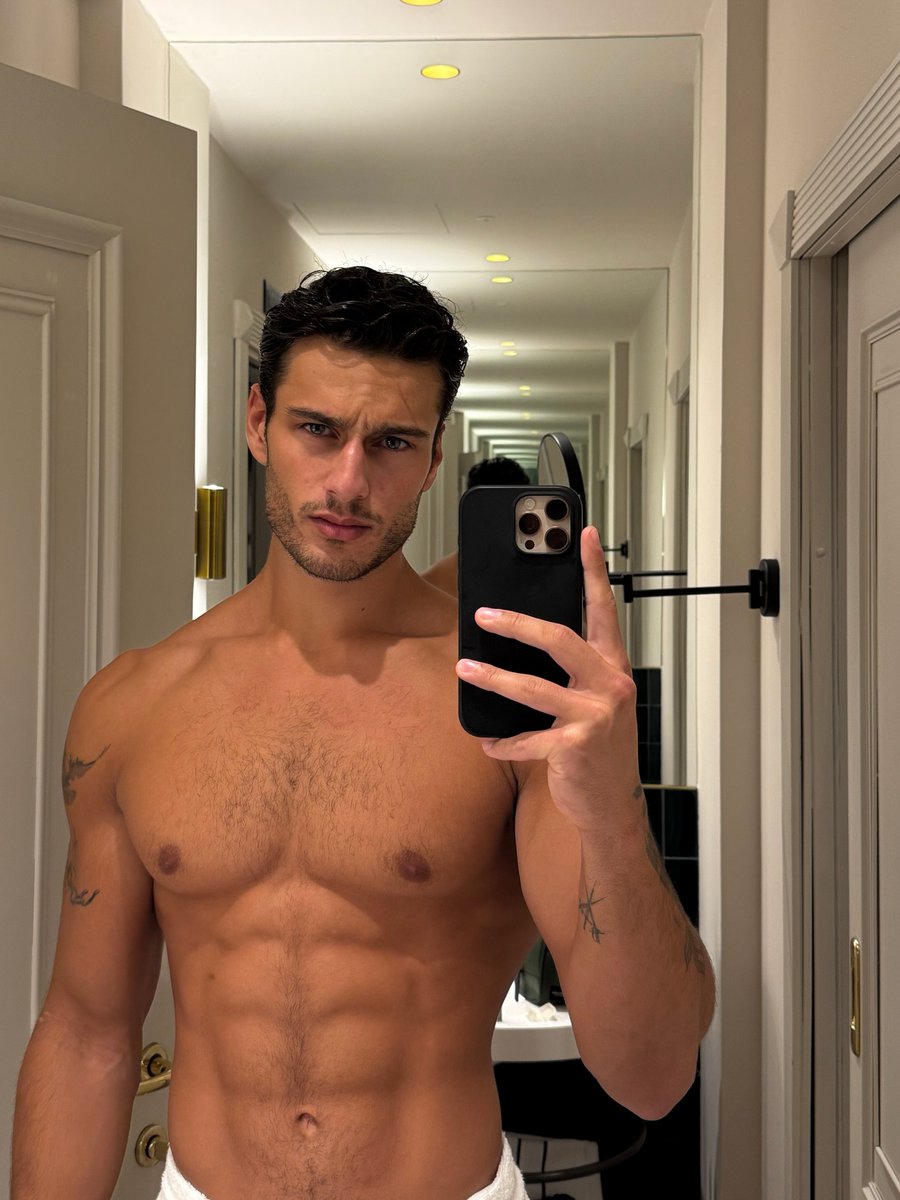 gaybitchyqueen's tweet photo. https://t.co/MDhiPlvZKw
