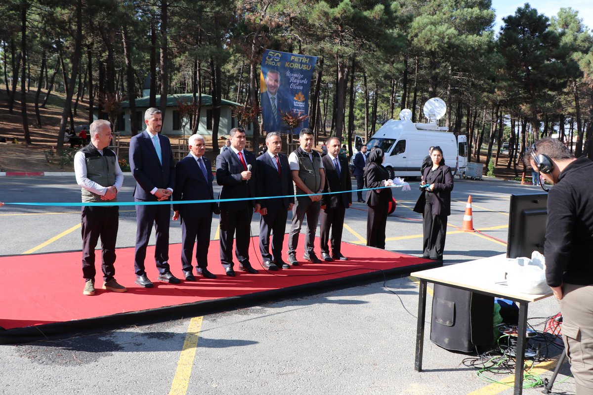 Cumhurbaşkanımız Sayın Recep Tayyip ERDOĞAN’ın teşrifleriyle gerçekleştirilen Toplu Açılış ve Temel Atma Töreni’ne Kaymakamımız Kemal ŞAHİN video konferans yöntemiyle katılarak, eş zamanlı olarak "Fetih Korusu"nun açılışını gerçekleştirdi.

İlçemize teşrif eden Sayın
