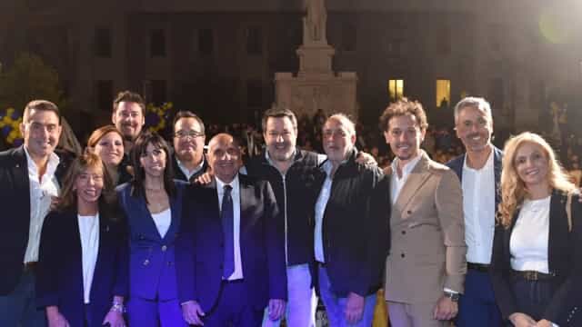 🗳️ #Calabria al voto domani e lunedì! Il futuro di un pezzo importante del Sud si decide con una matita e una scelta. Non lasciare che siano gli altri a decidere per te. Con la <a href="/LegaSalvini/">Lega - Salvini Premier</a> più fatti: è così che si cambia davvero. Ogni voto conta. Ogni voce fa la differenza.