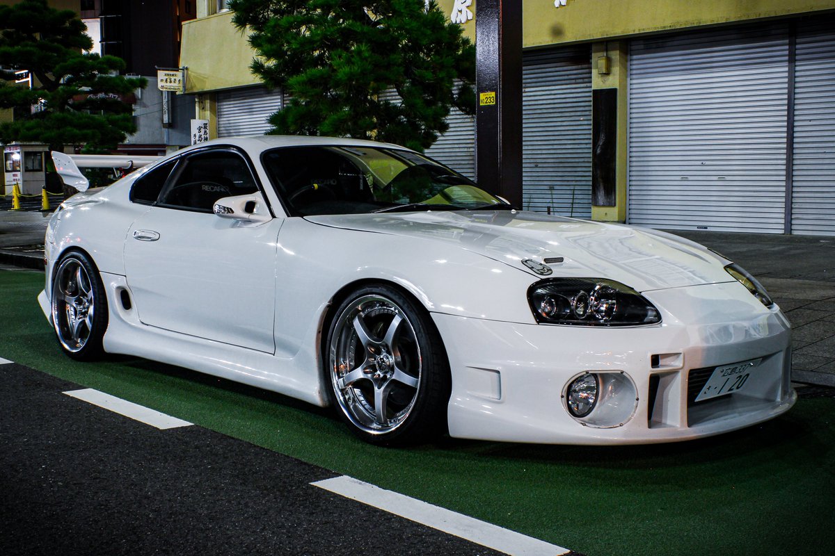 gotti_oneok's tweet photo. 数少ないトヨタ乗り友達の80スープラRZ
やっぱりこのTBKの俗に言う湾岸バンパーがカッコよい https://t.co/PXX2LNa503