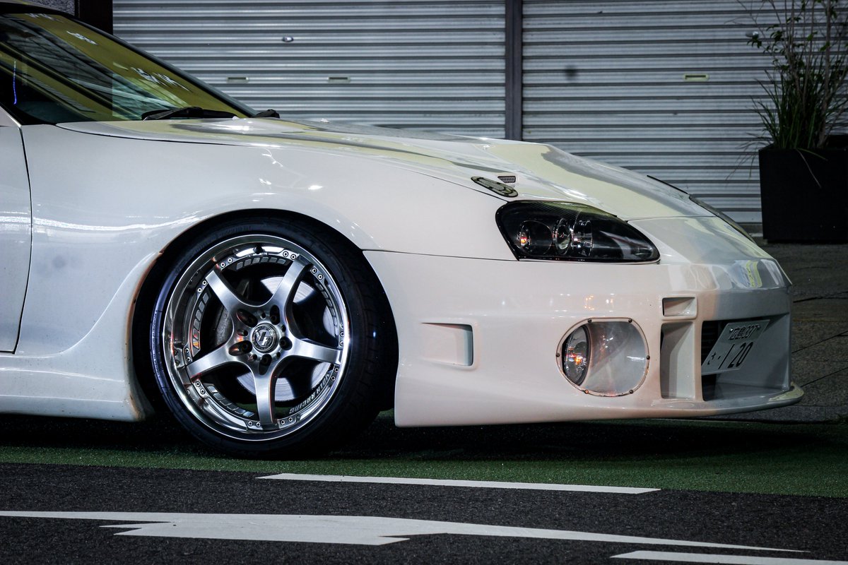 gotti_oneok's tweet photo. 数少ないトヨタ乗り友達の80スープラRZ
やっぱりこのTBKの俗に言う湾岸バンパーがカッコよい https://t.co/PXX2LNa503