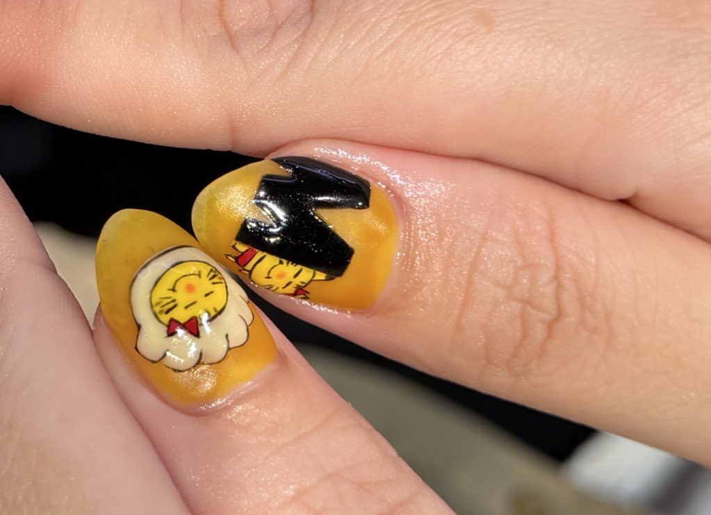 t_o7o4's tweet photo. ツアーも今月で終わりなので、、
ネコますネイル💅
友達にお任せしたらいっぱいいた💛 https://t.co/dvCVhqS1vL