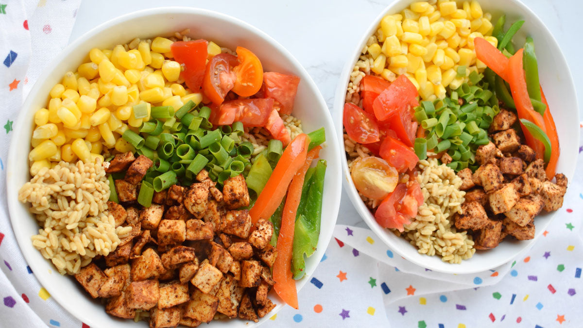 foodguideshelp's tweet photo. Ready to spice up your meals with a gut-friendly twist? πΏ Try our Vegan Tofu Sofritas Bowls! Full of zest & perfect for any diet. Can you create this vibrant dish? Share your pics! πΈ #foodguideshelp https://t.co/rtuRZZ1of3 https://t.co/YrPvhRaRUU