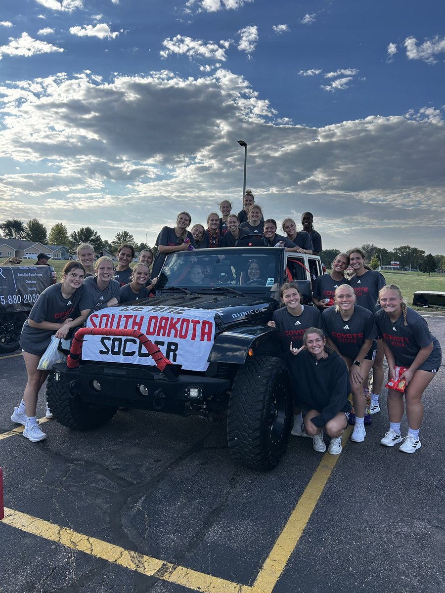 Happy D-Days from your Coyote Soccer Team!! 

#GoYotes x #WeAreSouthDakota 🐾⚽️