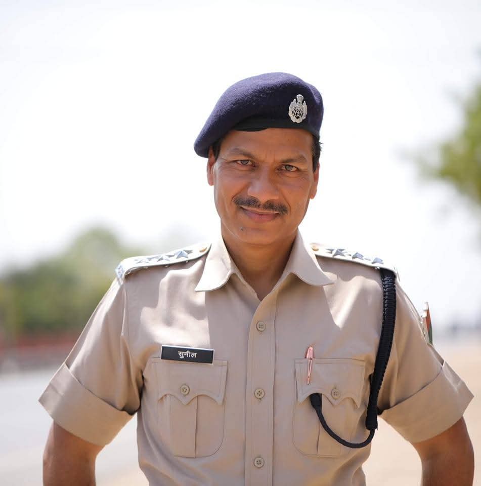 TalimkhanINC's tweet photo. रामगढ़ DSP Sunil Prasad Sharma RPS जी ��ाकई में नेकदिल इंसानियत की पहचान हैं!!!
अल्लाह उनकी उम्र बढ़ाये और कामयाबी दे 🤲🌹 https://t.co/KeRFI4xTI0