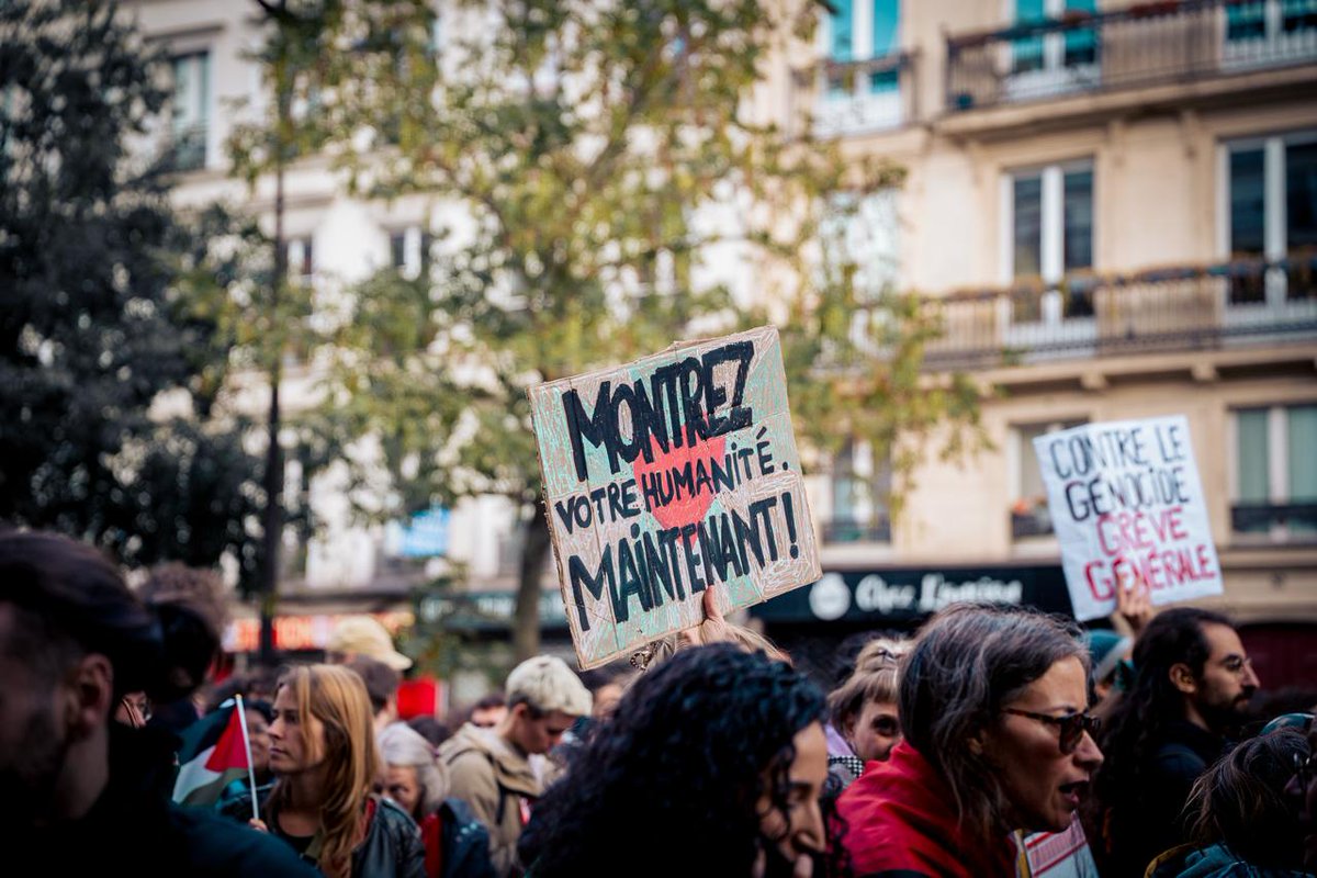 Nous ne quittons pas des yeux Gaza, nos héros et héroïnes des flottilles et les génocidaires. La France humiliée par Netanyahu et ses complices sur place.
