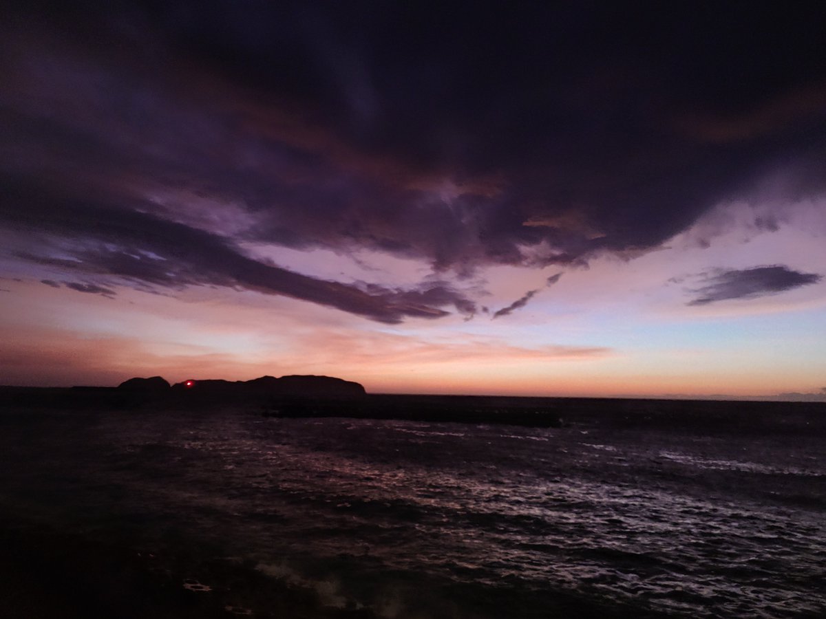 Xperia1VII （SO-51F）の進化したカメラでドラマチックな紫色の夕焼け