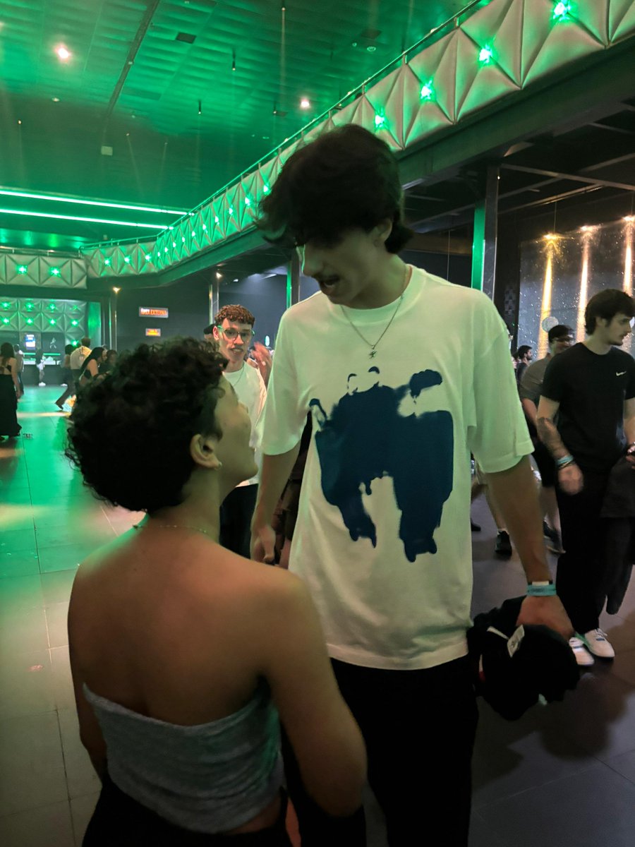 giufrnds's tweet image. eu e ele 🐜🧍‍♂️