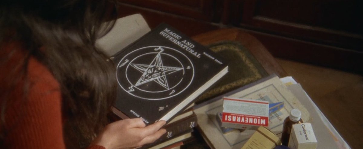 suddenxfear's tweet photo. all the colors of the dark (1972) https://t.co/4AeMErkSCp