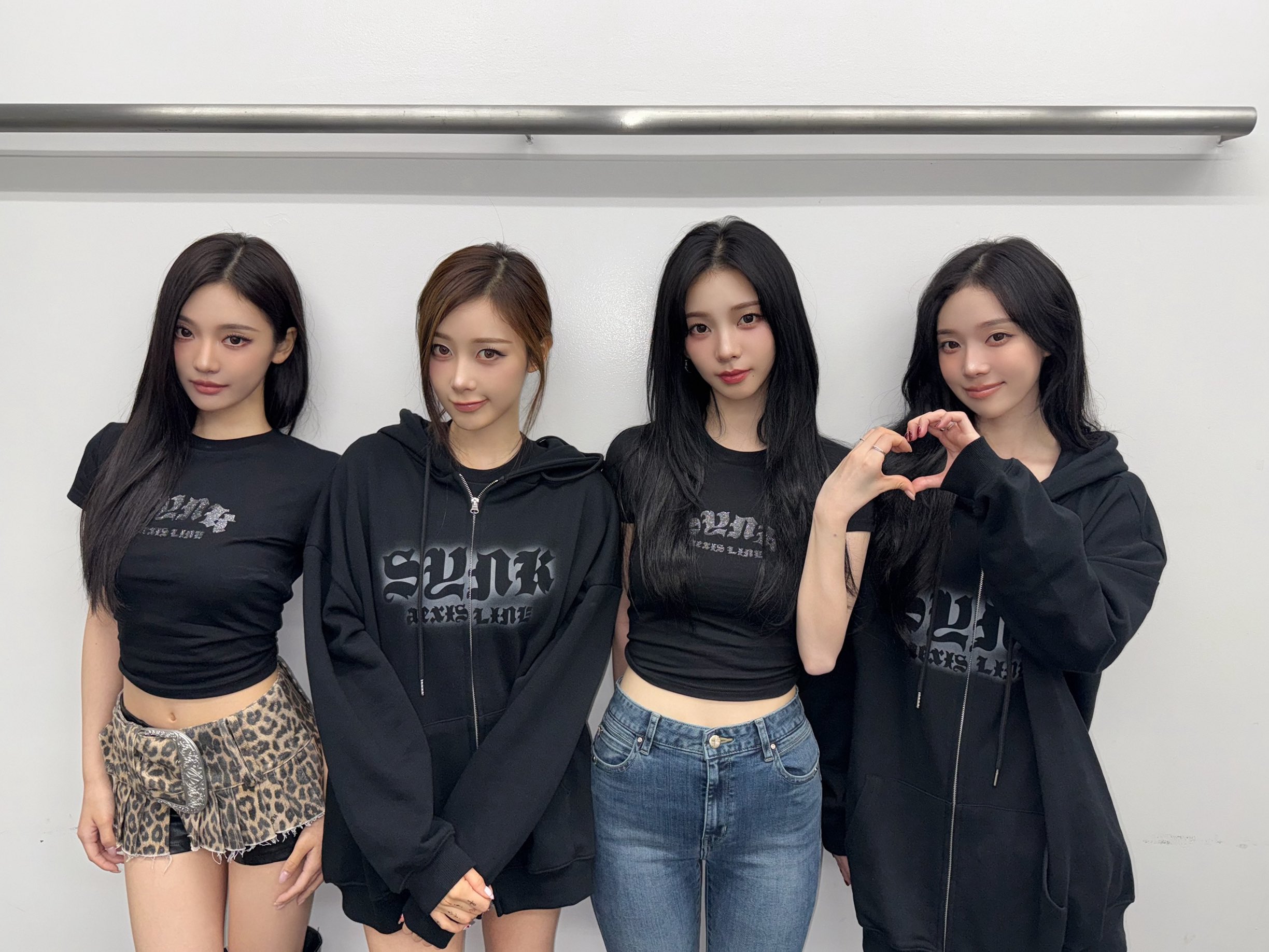 G2bDZelb0AAd0Fb?format=jpg&name=4096x4096