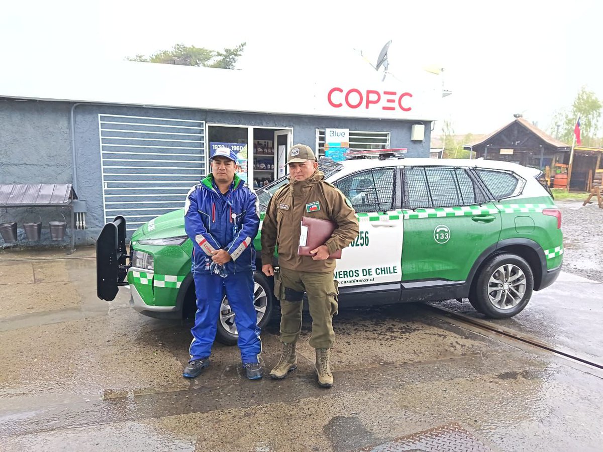 CarabNuble's tweet image. 🚨 Carabineros realiza controles y fiscalizaciones en #Portezuelo, #Recinto, #Pinto y #Tanilvoro, complementados con entrevistas a vecinos del sector, con el objetivo de fortalecer la seguridad y la prevención comunitaria.
#OrdenyPatria