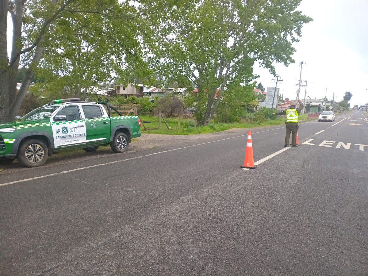 CarabNuble's tweet image. 🚨 Carabineros realiza controles y fiscalizaciones en #Portezuelo, #Recinto, #Pinto y #Tanilvoro, complementados con entrevistas a vecinos del sector, con el objetivo de fortalecer la seguridad y la prevención comunitaria.
#OrdenyPatria