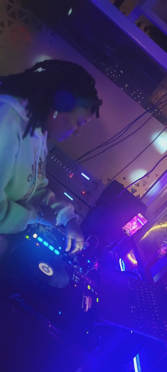 DjNali_'s tweet image. I am DJ Nali