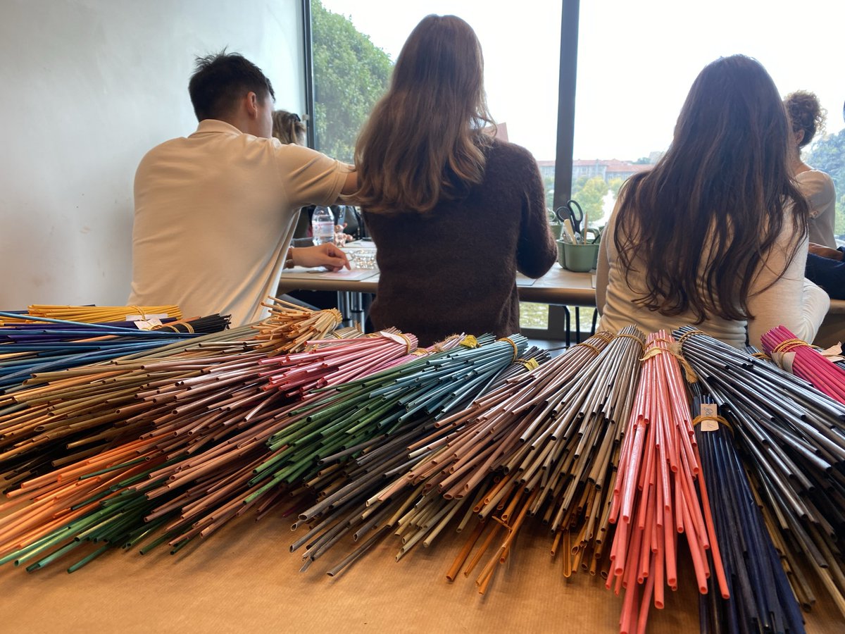 Atelier de marqueterie de paille avec @lateliermaga.chambery au @museeValence