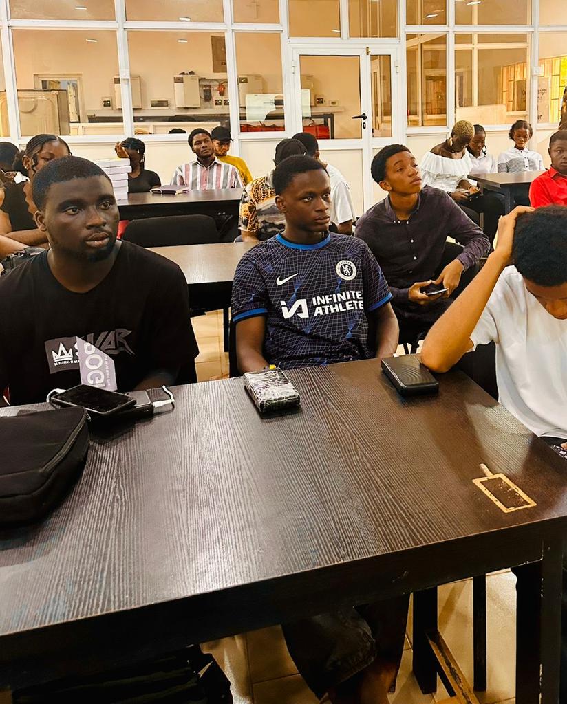 Kingsleyweb3's tweet image. It was nice having to learn about saga Blockchain dev meetup in University of Nigeria learnt a lot and also deployed my first chainlet under saga Blockchain ecosystem 
Saga Blockchain is here to stay 
#saga #sagaafrica #devmeetup
@Sagaxyz__ @greezcollins_ @Kamtochukwu0