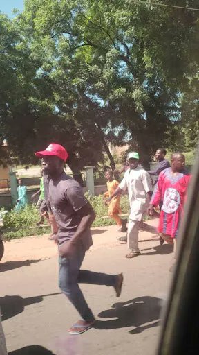 mkadamu3's tweet image. Again, APC Thugs Attack Malami’s Team At Kebbi Wedding

October 04, 2025

By Mohammed Bello Doka 

Barely weeks after a similar incident, suspected political thugs believed to be loyal to the All Progressives Congress (APC) once again assaulted the former Attorney-General of the…
