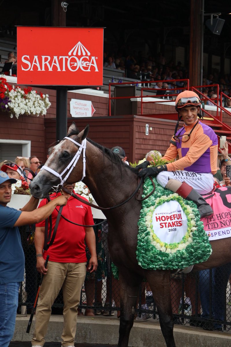 DarwinVizcaya_'s tweet photo. Caballos que hoy deberás 
jugar si quieres ganar 

1) Ted Noffey 
después de hoy quedará listo 
para ganar en @BreedersCup 

2) En la segunda de @keeneland 
debutan 2 potros que tenemos
en muy alto concepto.
#12 Local Knowledge 
con @DavisJockey 
potro que está listo para
debutar ganando. 
#7 Gallivant según mi clocker 
report el tío Tapia este ya ganó 
que no hay forma que se pierda. 

3) Carrera 11 de Keeneland 
Debuta el Best Bet del día. 
2 - Heartily lo verán solo en 
el aparato es partida y chao. 

#BelmontAtthebigA 
1) 4 Laughing Lady 
de punta a punta. 
con Ricardo Santana Jr 

4) 2 Crudo hoy es su día 
con Kendrick Carmouche.
Carrera sin velocidad, intentará 
ganar de punta a punta. 

5) 3 Devilish Grin 
Muy bajada de grupo 
de Saratoga a Aqueduct 
con el Cyborg Manuel Franco 
completará el DD este best bet. 

6) Carmel Coast para mi dos de las mejores yeguas de la generación 
corren en esta carrera ella es una con 
Kendrick Carmouche lista para galopar 
sin embargo Five Bars con Manuel Franco 
es una yegua que debutó súper falta,
partió mal y aún así pudo ganar la 
carrera. créanme que estas dos potras
son de las mejores de la generación.
La ganadora pudiera incluso ganar 
las breeders en Del Mar. 
2-9 la morocha para mi. 

10) My World número 8 con 
Manuel Franco el Best Bet de 
cierre. 

La información es gratuita.
Solo dale RT y deja tu comentario 
si te gusta este tipo de información. 
Presentado por @TheNYRA @NYRABets