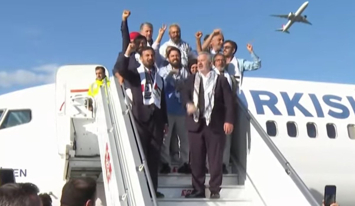 Velhamdulillah
Şeref ve izzet, o kutlu diyarı hiç terk etmesin..

#FreedomFlotilla