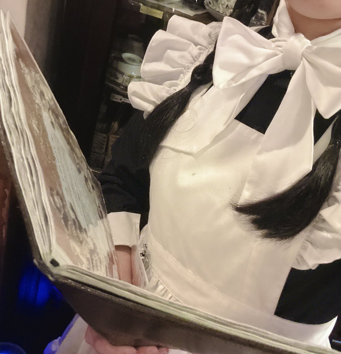 本日もご来店いただきまして、ありがとうございます。

遅いお時間から、エリカ、アイヴィーと共にお給仕しておりました。
お2人とご一緒するのが久しぶりだったため、終始新鮮な気持ちでおりました。
