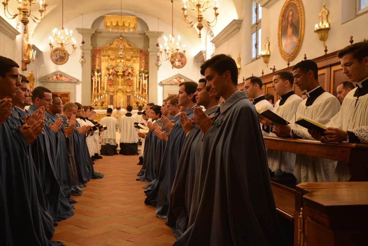 ICKSP's tweet image. First year seminarians in Gricigliano receive their choir habit

Please pray for these young men as they continue to discern their vocation! 🙏