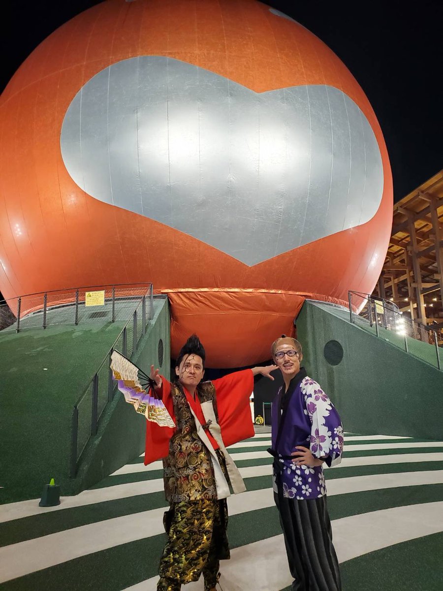 ミュージシャン BATTLE OF TOKYO BIG PHOTO BALLOON カッカッカッカッカッ！！！ 閉幕九日前にして初めてゴエ爺と万博へと