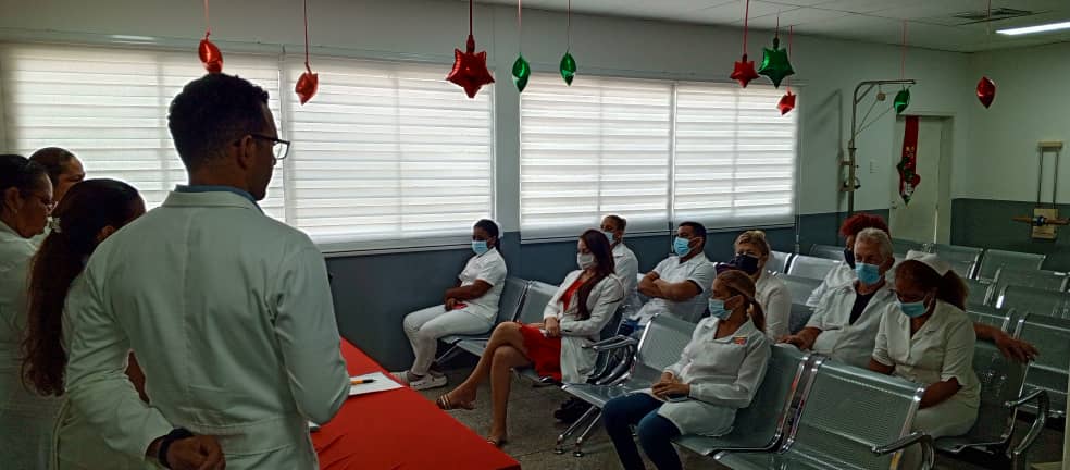 cubacooperaven's tweet photo. Memoria, Reflexión y Compromiso en Maracaibo 🇨🇺🇻🇪

Desde el Centro de Diagnóstico Integral (CDI) El Pinar, en el municipio de Maracaibo, Estado Zulia, nuestros colaboradores cubanos dedican un momento clave a la historia y la ideología.

#CubaPorLaVida https://t.co/f1OEa4tjbe