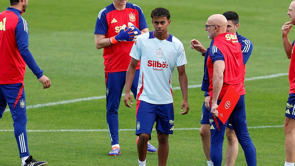 InCampNou tweet media