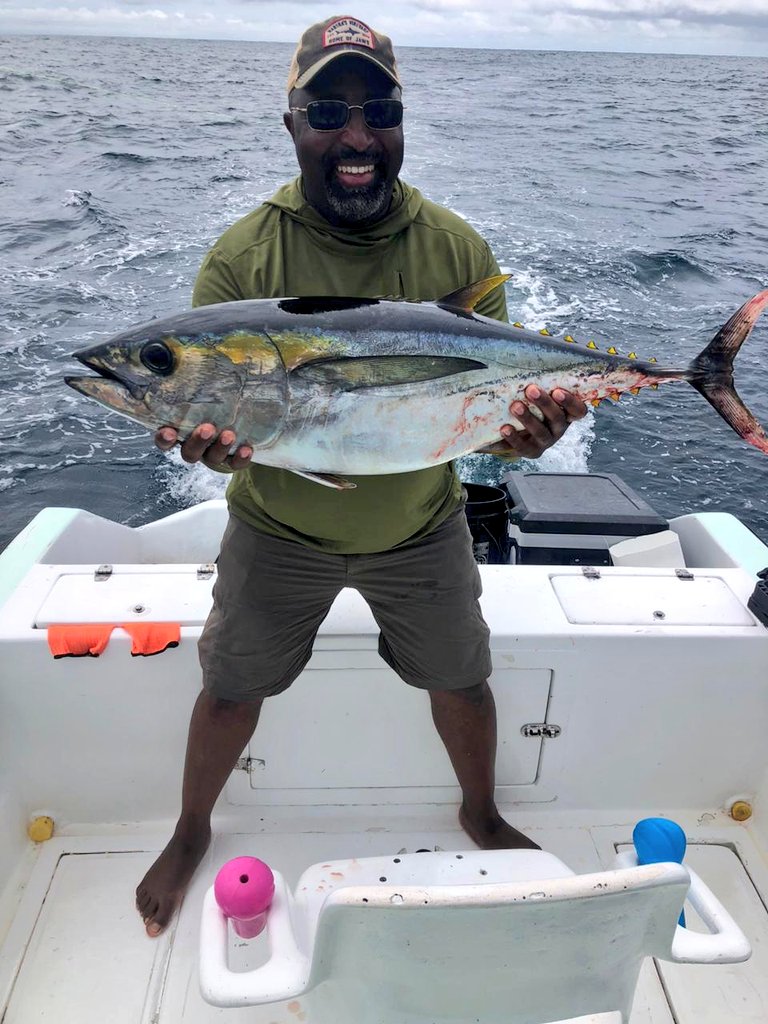 andres_brenes's tweet photo. Stephen vino a CR por primera vez en el 2022 exclusivamente a pescar en medio de un mundo en convulsión Le fue bien, Wahoo y Dorado. Antier regresó y ayer no comió Pollo. #AtunTICO #CostaRica #SportFiahing https://t.co/e353I71ArN