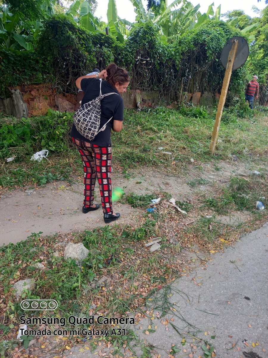 Cuba Ron SA en tarea saneamiento al municipio capitalino Regla!!!
Juntos somos más!!!!
#minal
#Cubaron 
#VamosPorMas