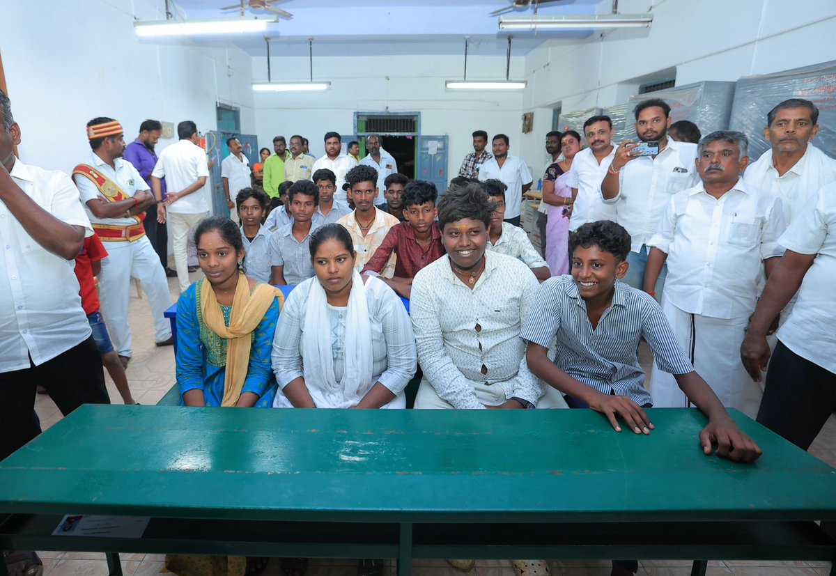 Anbil_Mahesh's tweet photo. மாண்புமிகு தமிழ்நாடு முதலமைச்சர் @mkstalin அவர்களின் #திராவிட_மாடல் ஆட்சியில்,
மணப்பாறை சட்டமன்றத் தொகுதி வையம்பட்டியில் புதிதாக செயல்பட துவங்கியுள்ள அரசினர் தொழிற்பயிற்சி நிலையத்தில் பயிலும் மாணவர்களைச் சந்தித்து கலந்துரையாடினோம். https://t.co/roJFsucOSO