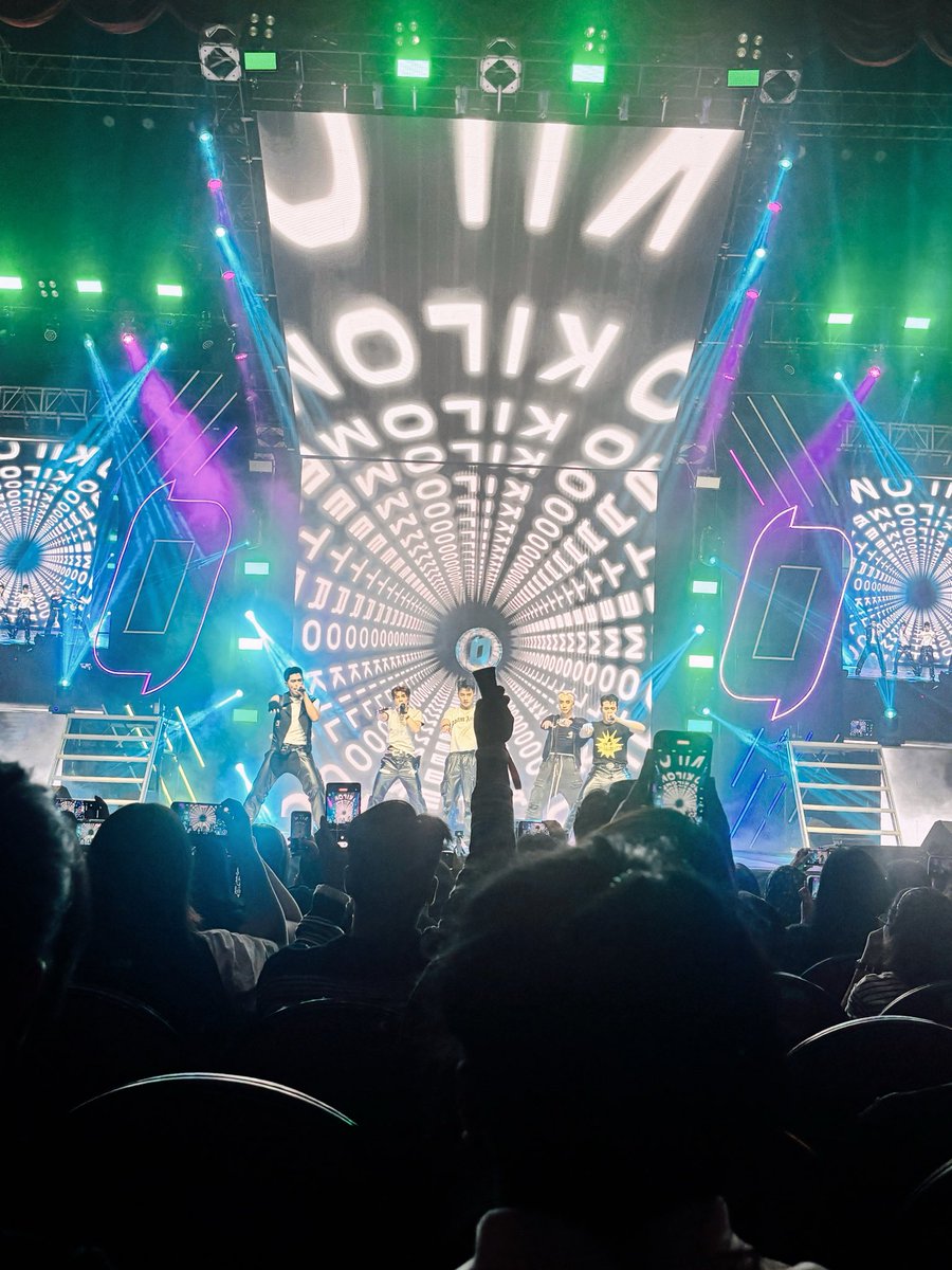 Tayo ang liwanag ng isa’t isa.
BGYOxACEs Always in All Ways! 

BGYO NOW OnSTAGE
#BGYOTheFirstSoloConcert
#BGYONow #BGYO