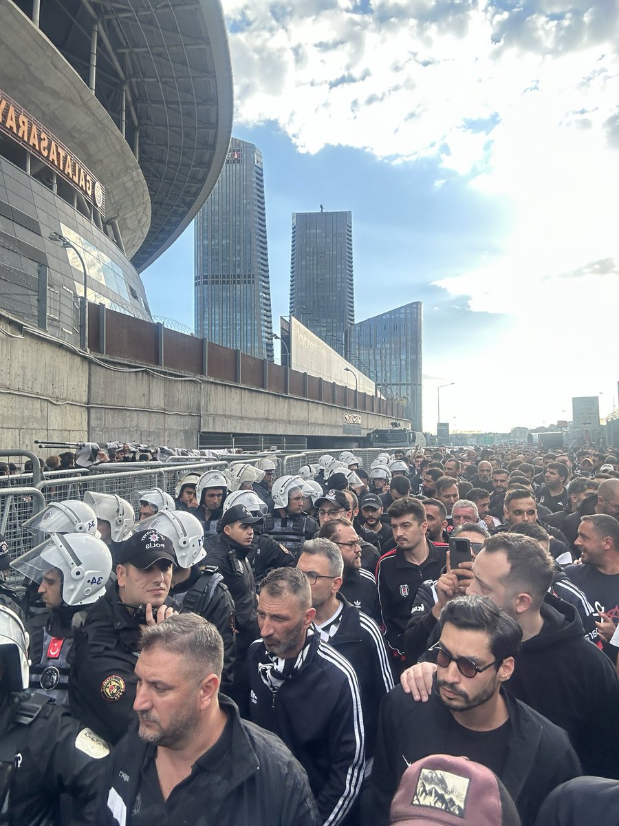 emrekarabicakk's tweet image. #beşiktaş #away