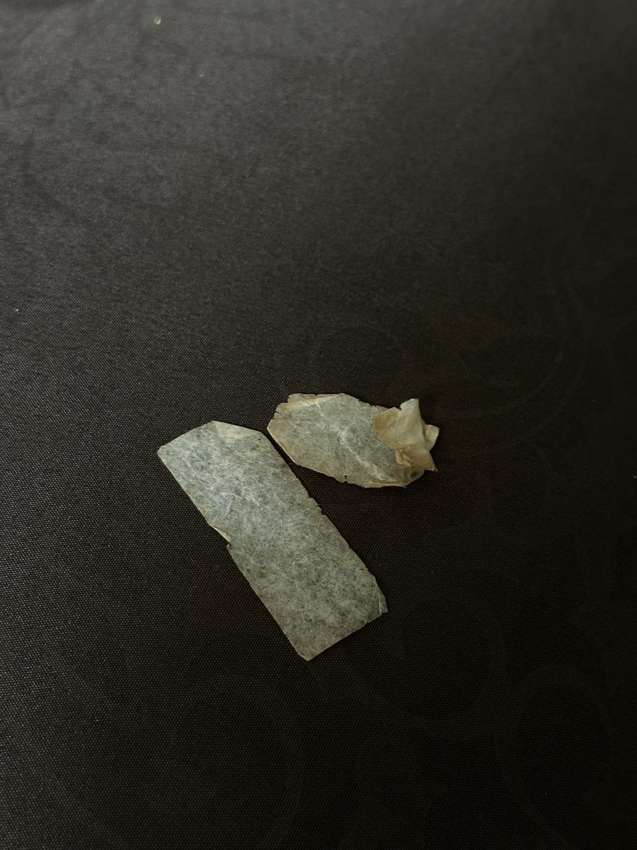 os confetinhos que guardei do show da billie no brasil estao sumindo :(