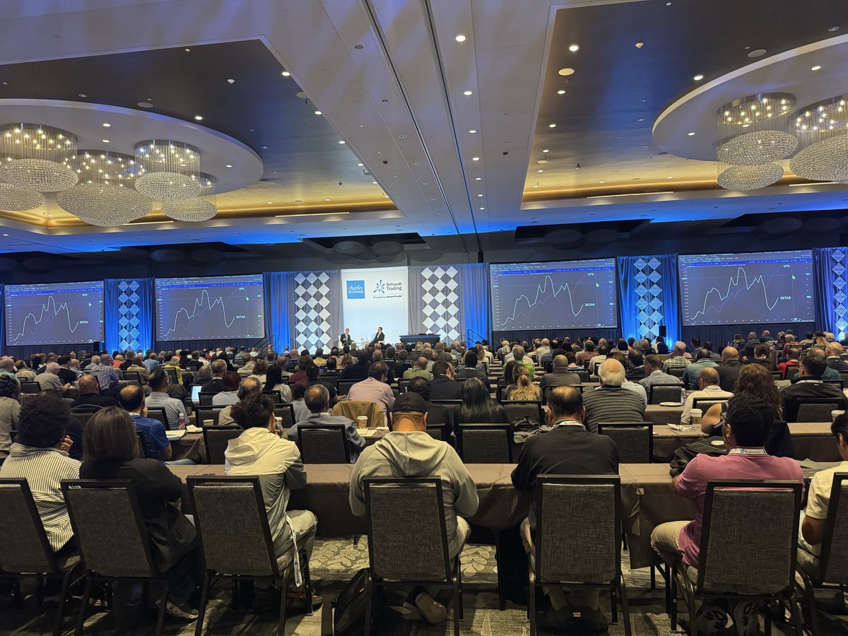TomWhite_S's tweet photo. Full house at Schwab #MarketDrive today! Another Epic @SchwabTrading event. @SchwabNetwork https://t.co/3ZmC7ORaFW