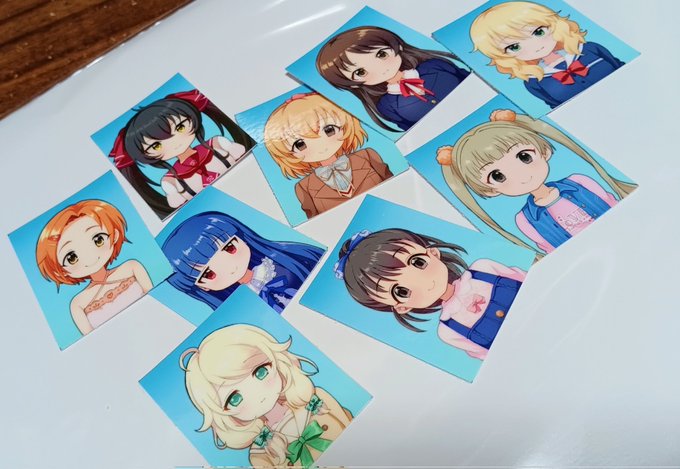 これは証明写真……っぽいシール(描いた子だけ)(他の子も作ります) 