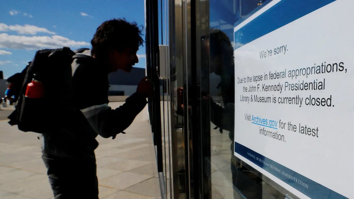 LD14Democrats's tweet image. Government shutdown Day 3: #Arizona Chamber sides with #GOP as Congress digs in its heels azcentral.com/story/news/pol… via @azcentral 

 The AZ Chamber of Commerce, along with the #AZGOP don't want to negotiate. They want to deny Arizonans health care.