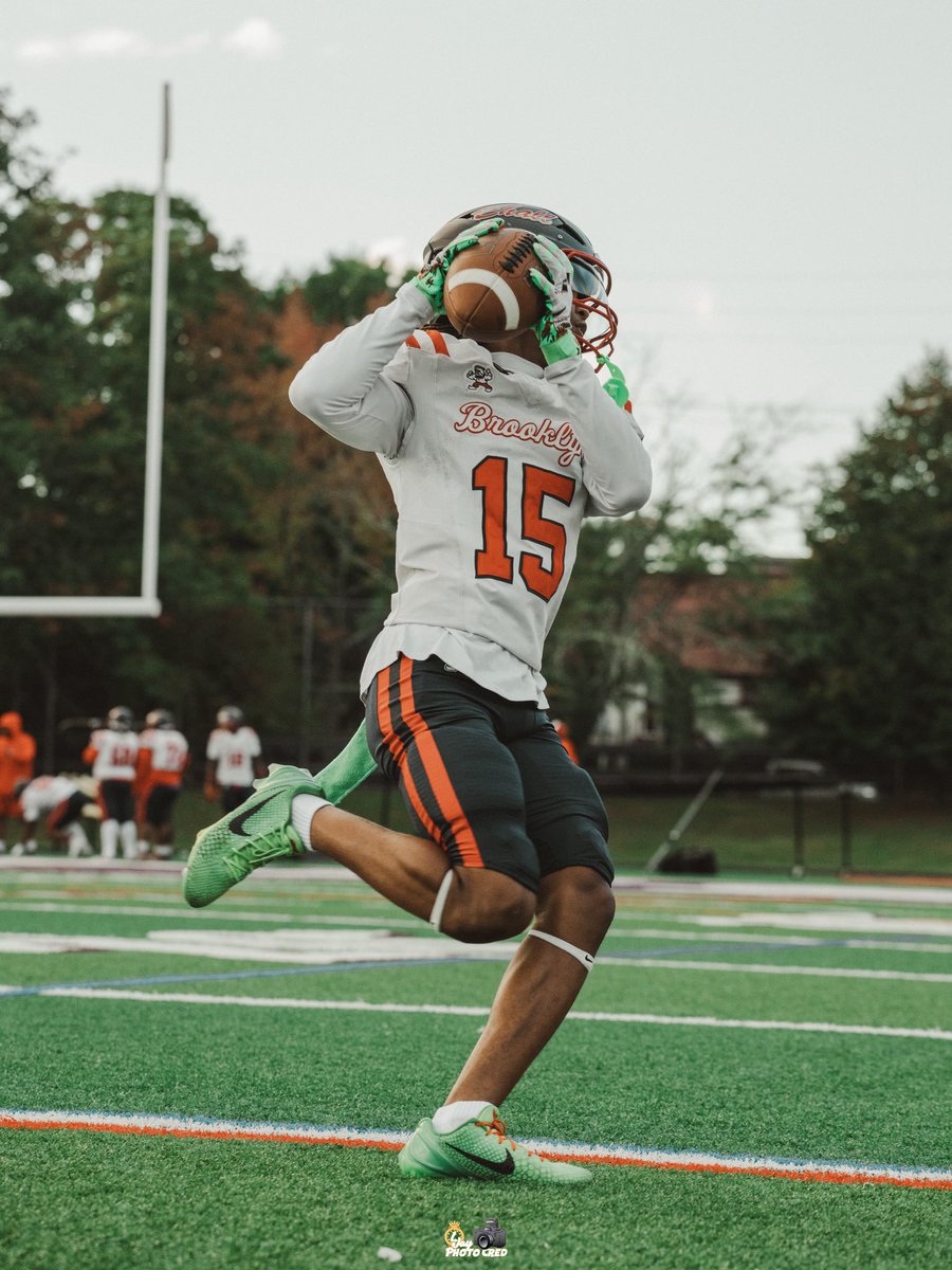 15Justusmurray's tweet image. Official Mid Season Film is here check it out ⭐️ hudl.com/v/2SpkSE
#Year4 #H15M @EhallFB @Dannylandberg @coach_wheels1 @coachmouse1 @DavisReem @dutchmen_ros