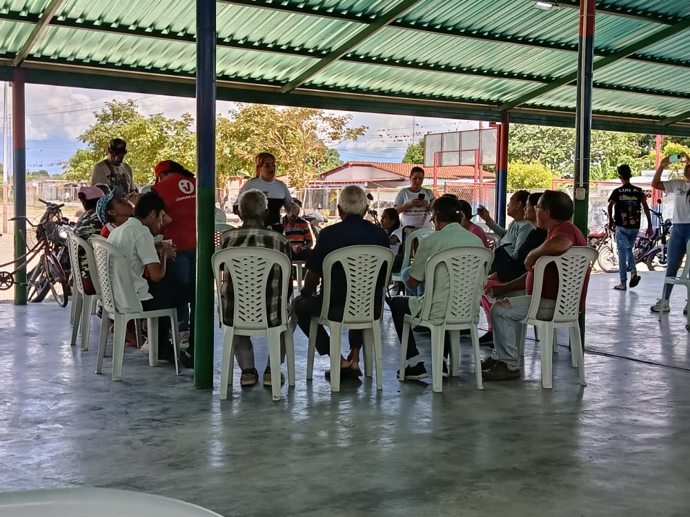 cubacooperaven's tweet photo. Solidaridad y compromiso de la Brigada Médica Cubana en Venezuela.

Jornada Médica Especial realizada por la Brigada Médica Cubana del Centro de Diagnóstico Integral Simón Bolívar, Pedraza. Estado Barinas, enfocada en el Día del Adulto Mayor.
 #CubaCoopera
 #CubaConVenezuela https://t.co/LGAtxX2aW9