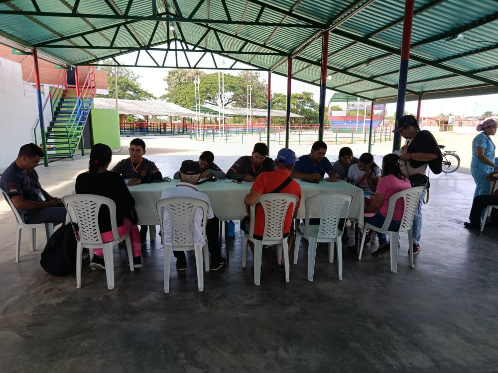 cubacooperaven's tweet photo. Solidaridad y compromiso de la Brigada Médica Cubana en Venezuela.

Jornada Médica Especial realizada por la Brigada Médica Cubana del Centro de Diagnóstico Integral Simón Bolívar, Pedraza. Estado Barinas, enfocada en el Día del Adulto Mayor.
 #CubaCoopera
 #CubaConVenezuela https://t.co/LGAtxX2aW9