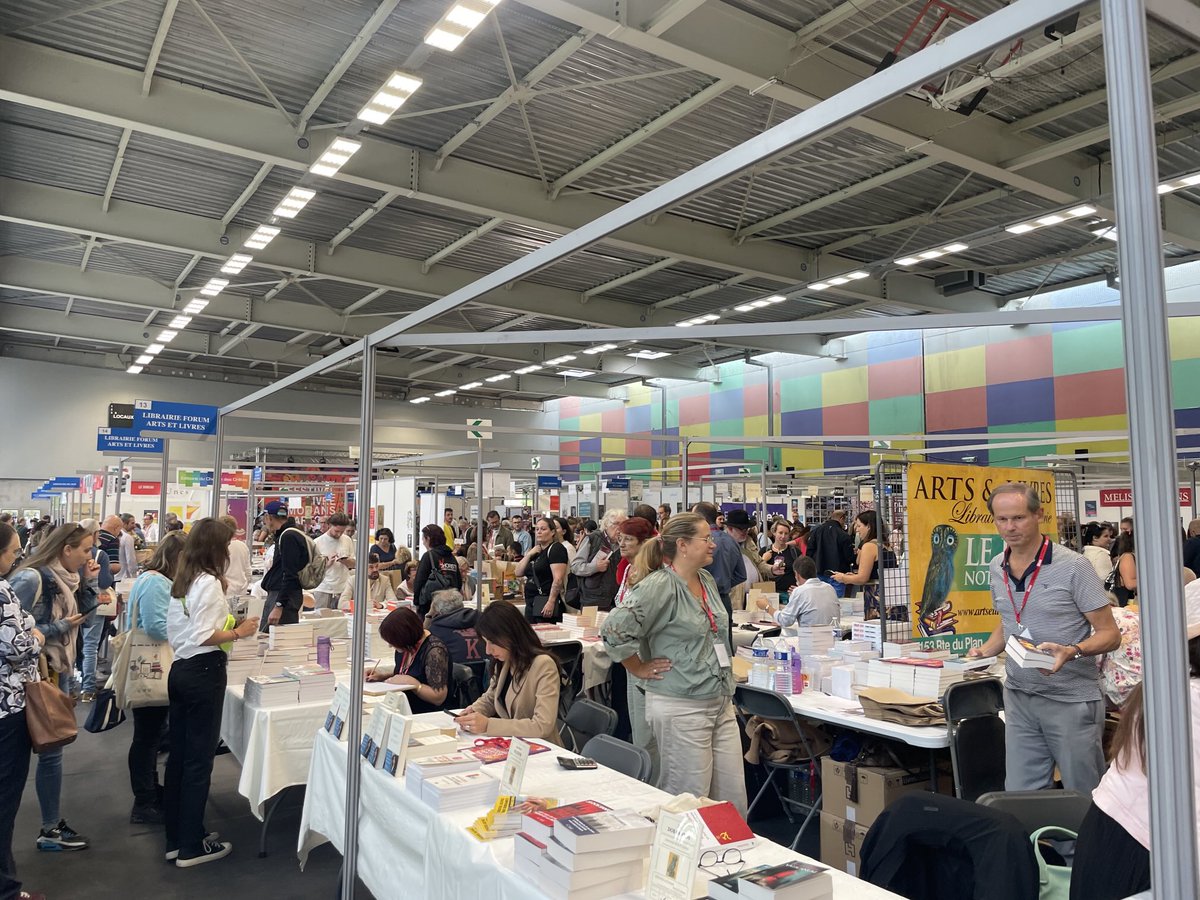 Bregeaut_1185's tweet photo. Présent au Festival du livre de #Mouans-Sartoux sur le thème. Quel monde demain ? « Tous les jours en écoutant les informations nous nous interrogeons sur le monde qui vient. Dans quel futur vivront nos enfants, nos petits-enfants, l’humanité tout entière? » jusqu’à Dimanche. https://t.co/b4F3M0Xh9K