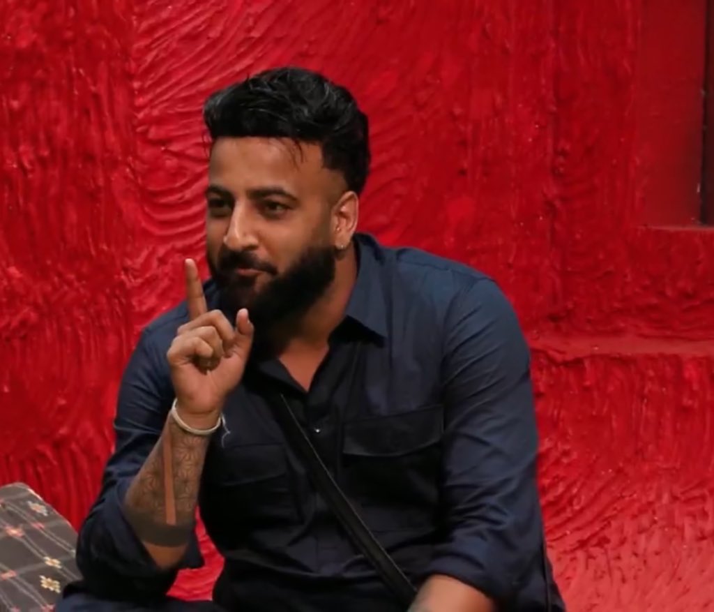 TheHottestDevil's tweet photo. When their is heavy PR going around, you can’t do anything but just be real and rely on the pyaar you get !

BB19 KI JAAN SHEHBAZ https://t.co/PkRC4doYNP