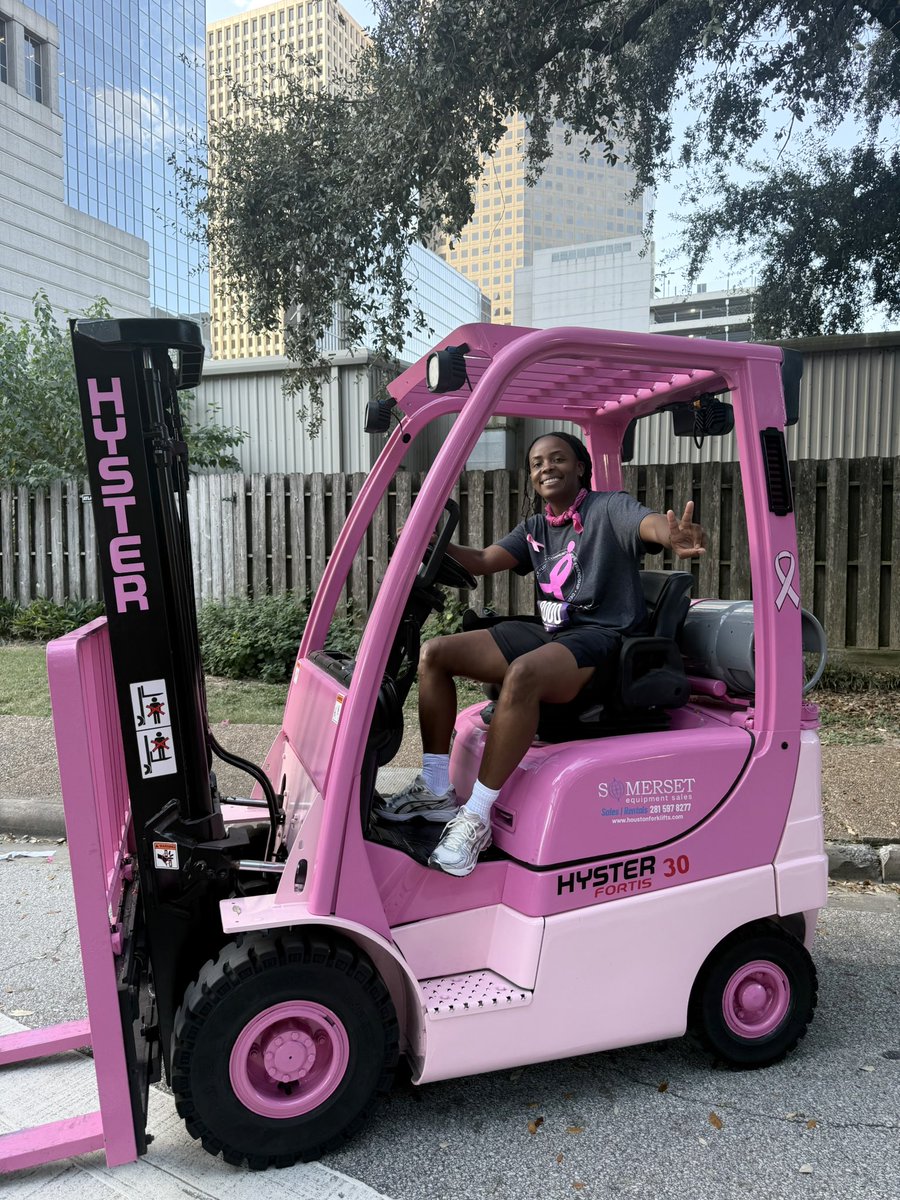CoachMegWill's tweet image. I race for my very Bestfriend!
#wefighttogether
#BreastCancerAwarenessMonth

@SusanGKomen