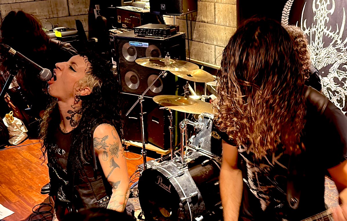 nbykisk's tweet image. 20251004  Hedonist @  西荻窪Pitbar
フィジカル持ってないから分からないが歌詞あるのだろうか
WRYYYYYYY、WRYUUUUUU、Woohoooo、Aaaahghhhhhh、DIOなみの野太い唸りと叫びの組み合わせ
#DesolateSphere
#mortify
#Bafomet
#BlackPestilence
#Hedonist