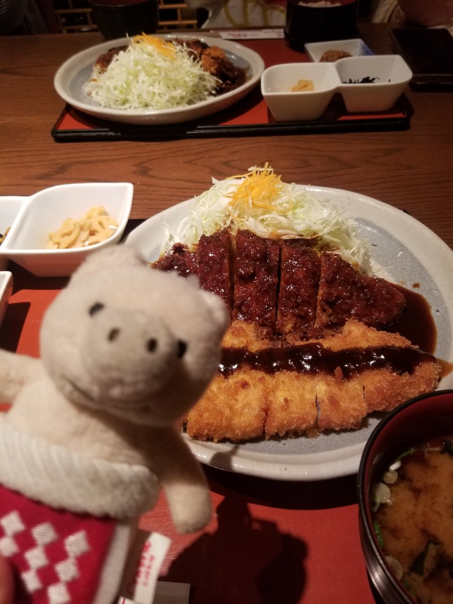 obudylan2's tweet photo. 矢場とん来ました。#矢場とん　#推しカツ　#ロ��ス君　#味噌かつ https://t.co/FfjXOX8UIq