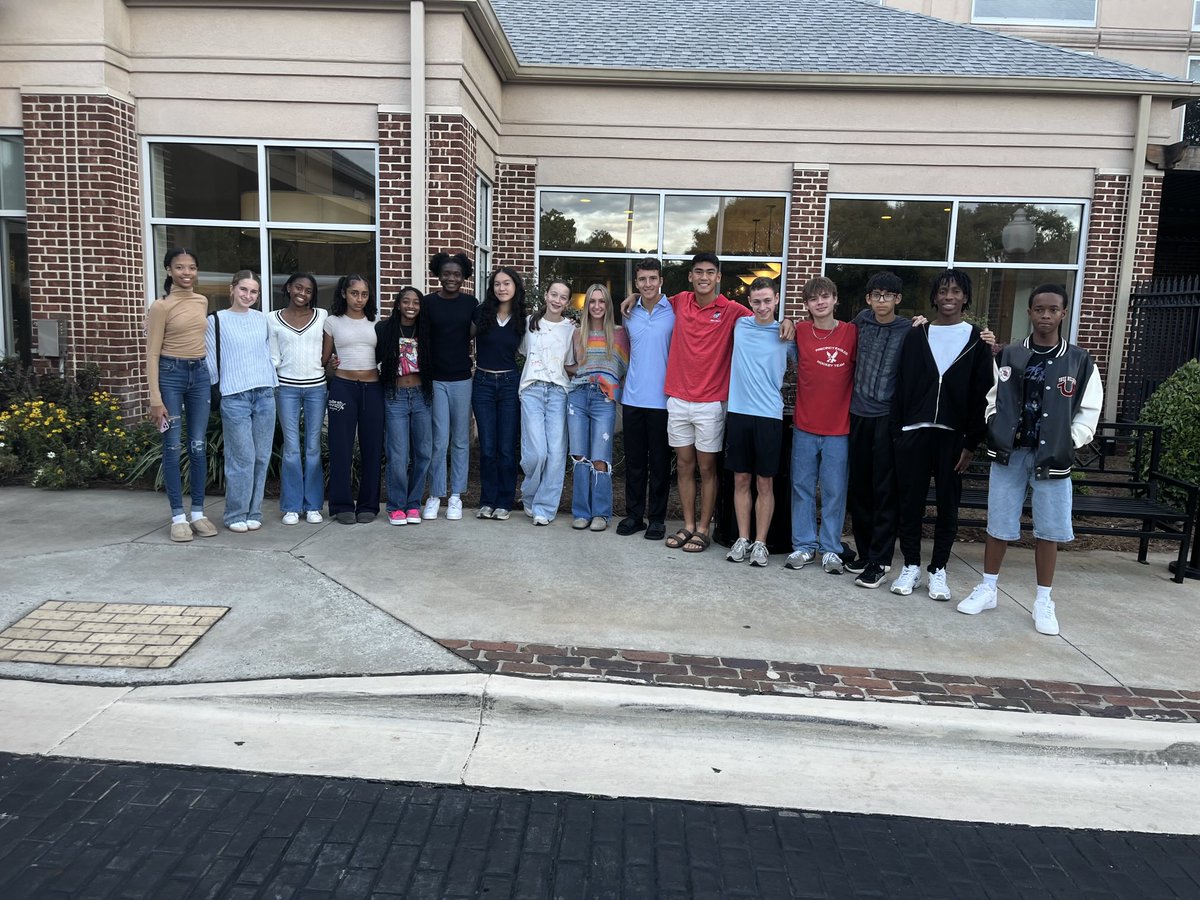 Boys place 4th out of 21 schools, girls 5th at the Westover Invite in Albany! Will Abbott wins overall in 15:57!!