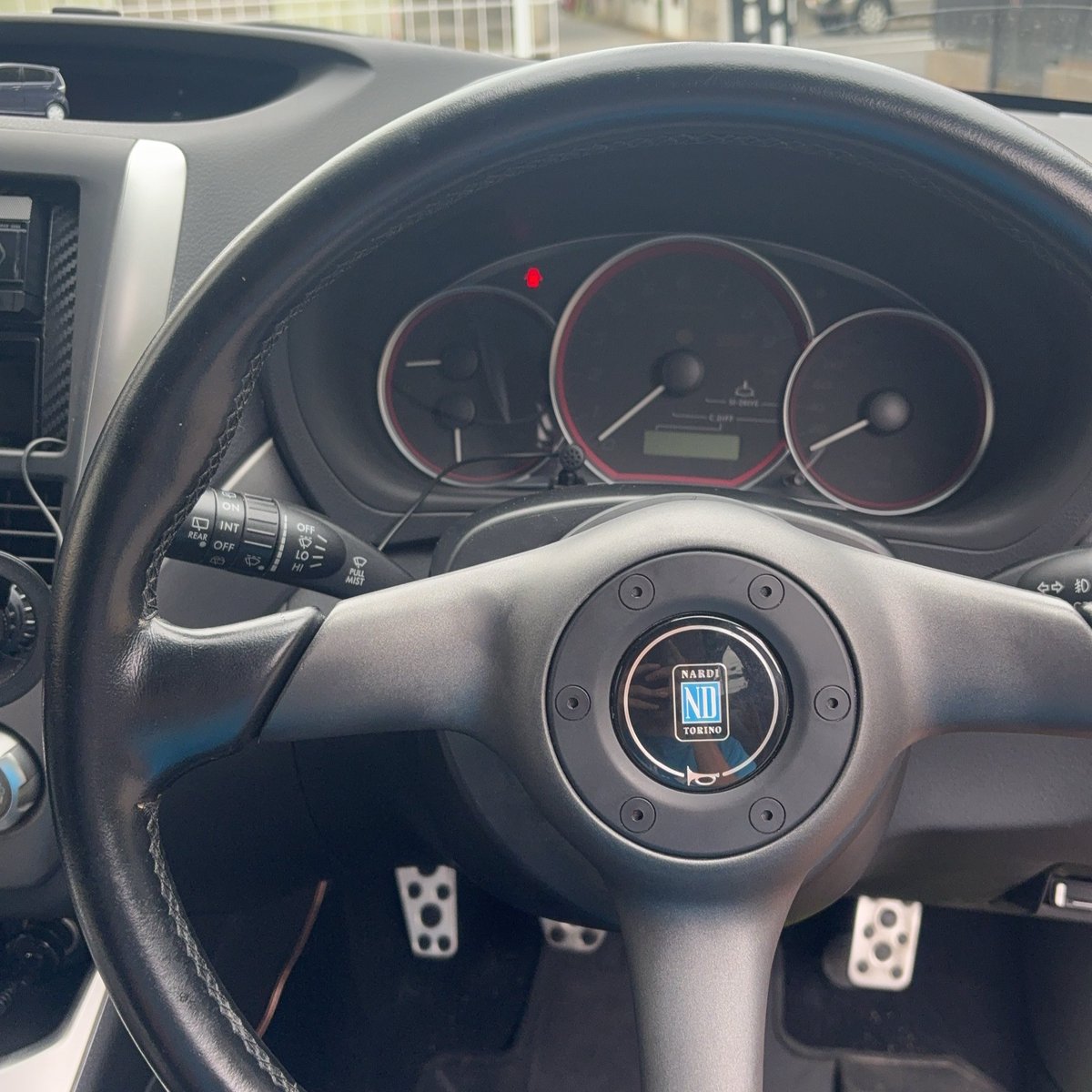 subie1026's tweet photo. GRBにGC8のハンドル付けてみました！実家に転がってたから付けただ���だけど、結構合ってると思う🤔 https://t.co/Q7m0LbdRMa