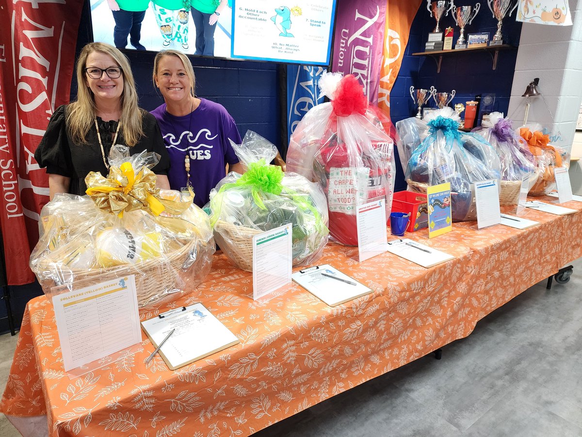 brunscoschools's tweet image. 🎃🍁 Union Elementary’s Fall Festival was a hit—games, candy, and awesome face painting! Big thanks to our staff, families &amp;amp; volunteers. 🏫💙

#BrunswickBuilt #UnionElementary #NCpublicschools